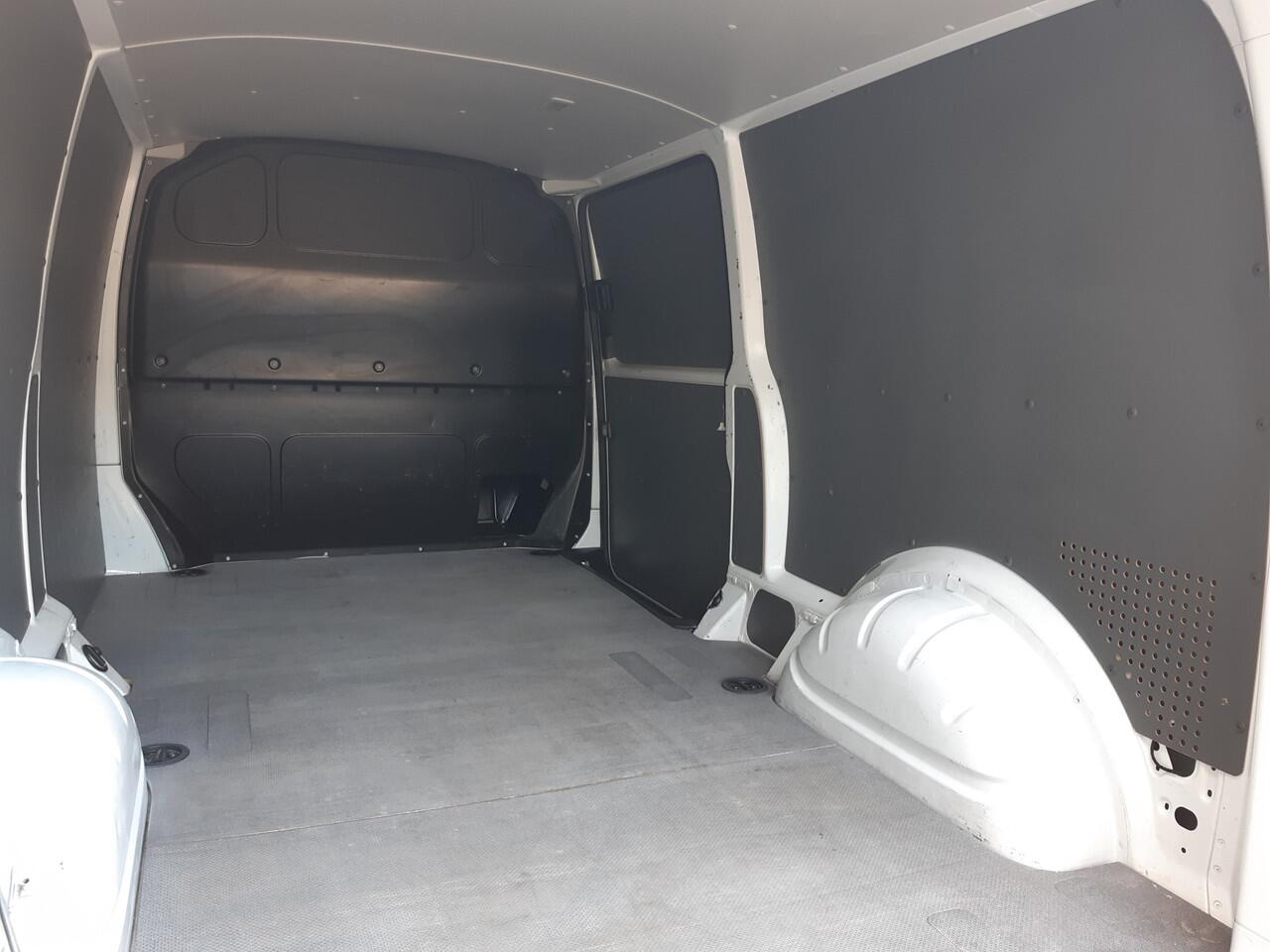 Volkswagen TRANSPORTER 2.0 TDI L2 30 Comfortline Nw model Airco Cruise control PDC Trekhaak 2200Kg