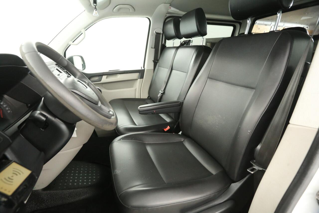 Volkswagen TRANSPORTER 2.0 TDI L2H1 | 140PK | DC | Airco | Trekhaak | Elektrpakket