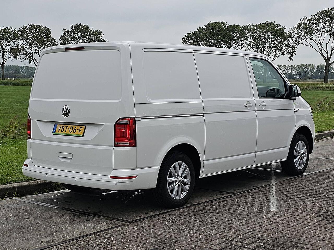 Volkswagen TRANSPORTER 2.0 TDI L1H1 Lm-Velgen NAP Airco Euro6 1e Eigenaar Voorruitverwarming Bumpers-Kleur!