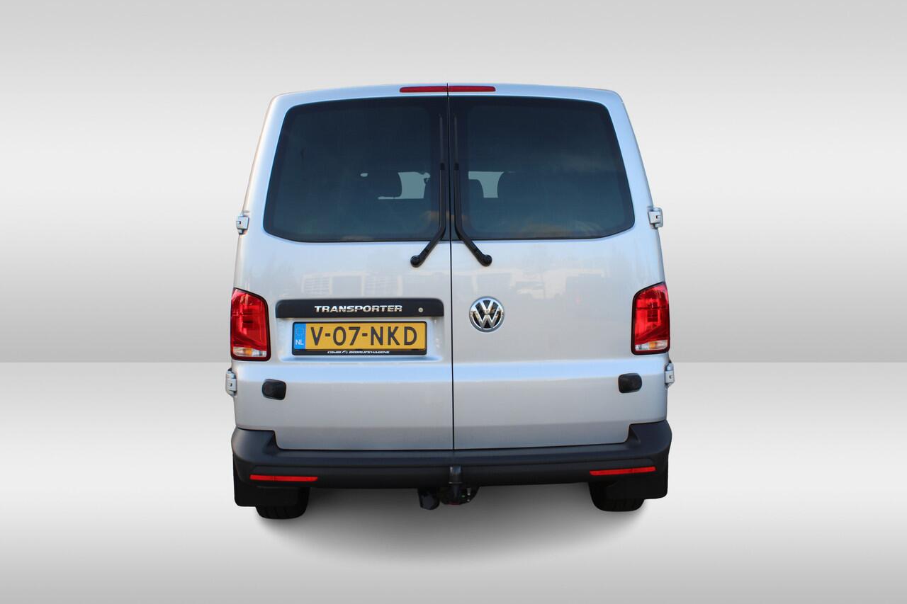 Volkswagen TRANSPORTER 2.0 TDI L2H1 32 DC > 6-persoons/Dubbel cabine/Automaat/Trekhaak