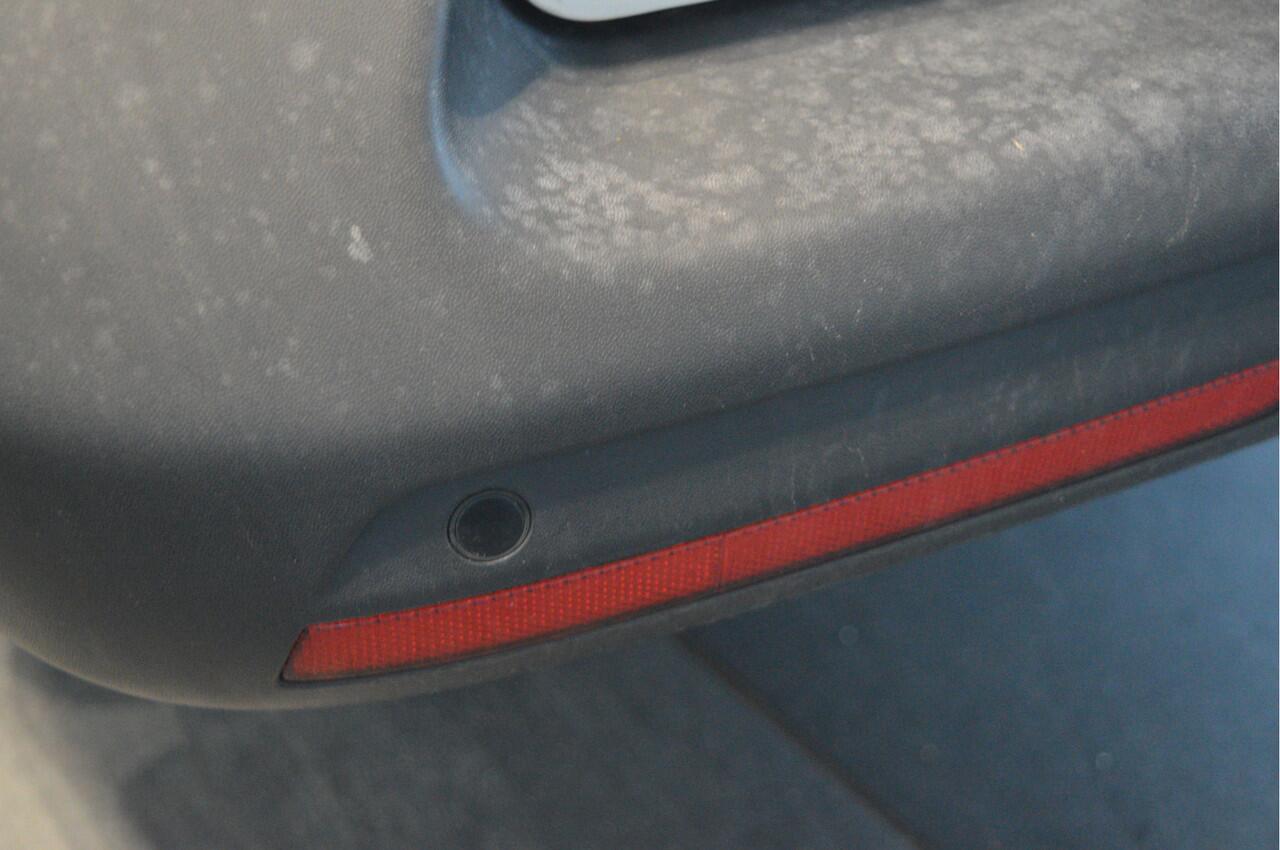 Volkswagen TRANSPORTER 2.0 TDI L2H1 airco cruise app connect trekhaak 150 pk !!