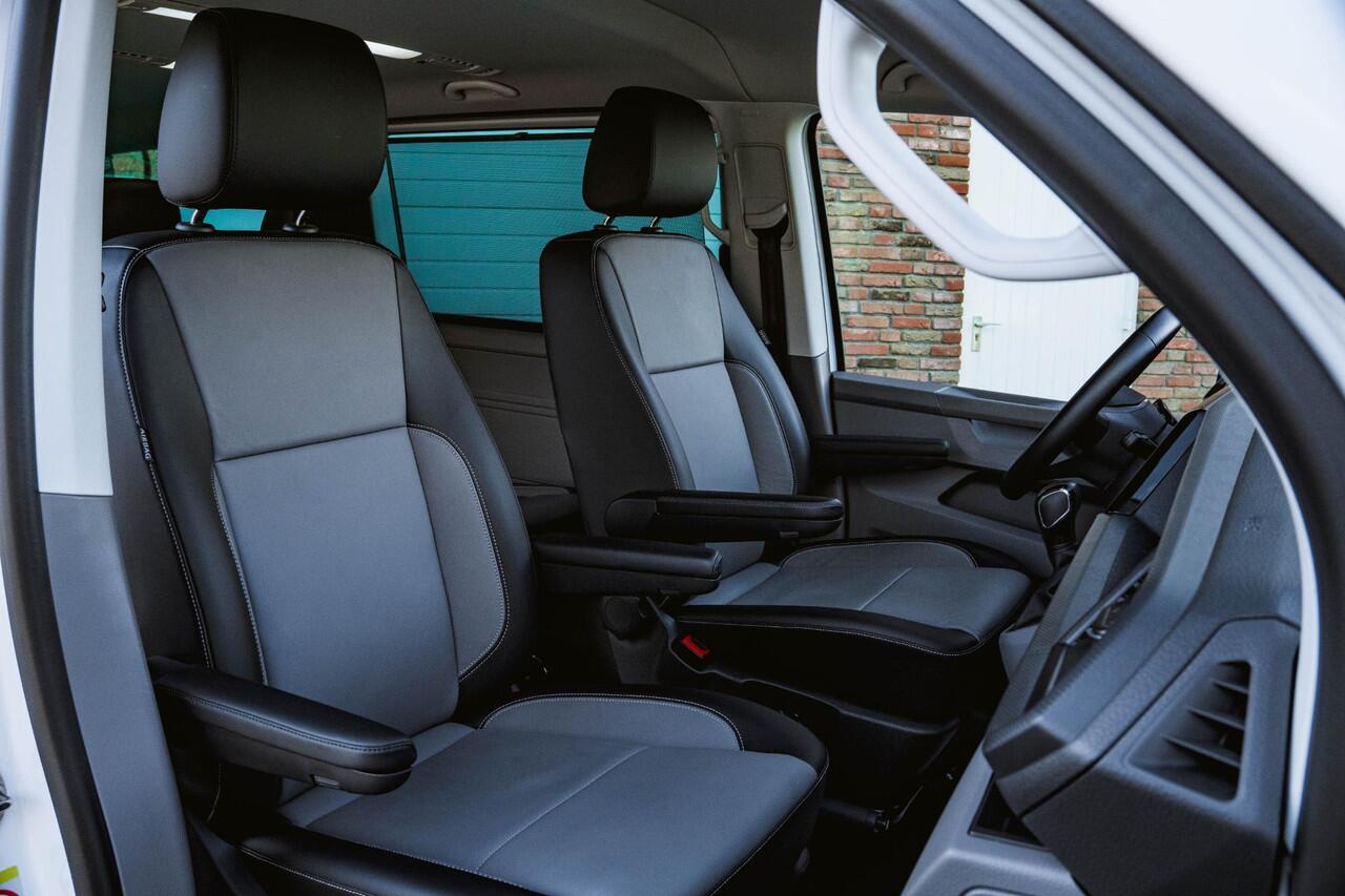 Volkswagen TRANSPORTER T6.1 2.0 TDI 204 PK DSG CARAVELLE L2H1 A-KLEP ACC | LED | Leder | Virtual Cockpit | Privacy glass |