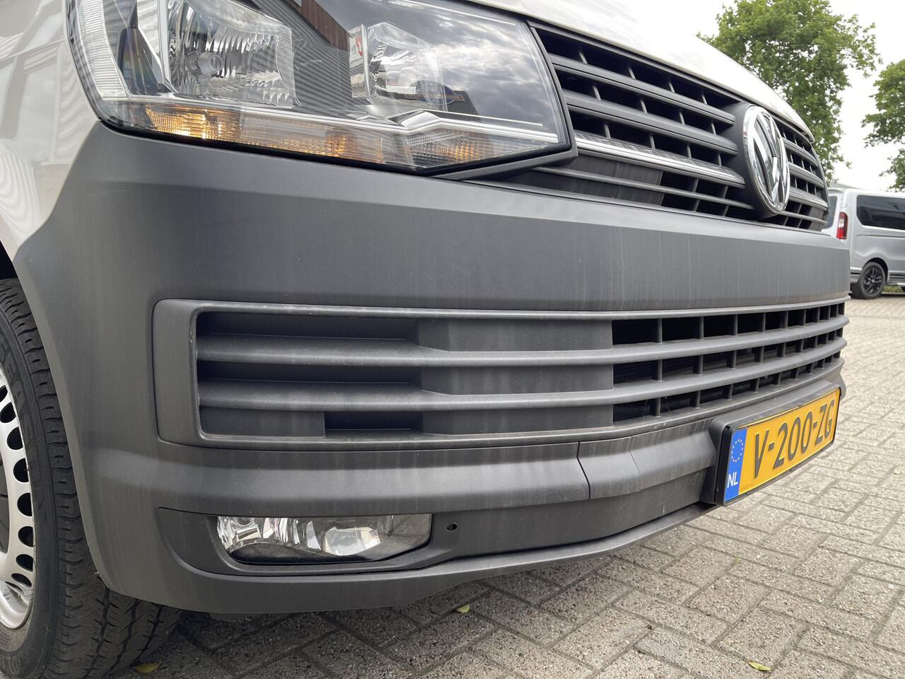 Volkswagen TRANSPORTER 2.0 TDI 102pk L1H1 Comfortline / bpm vrij / euro 6 diesel / prijs rijklaar ¤ 16.950 ex btw / lease vanaf ¤ 285 / Bott ingerichte laadruimte / airco / cruise / trekhaak 2200 kg !