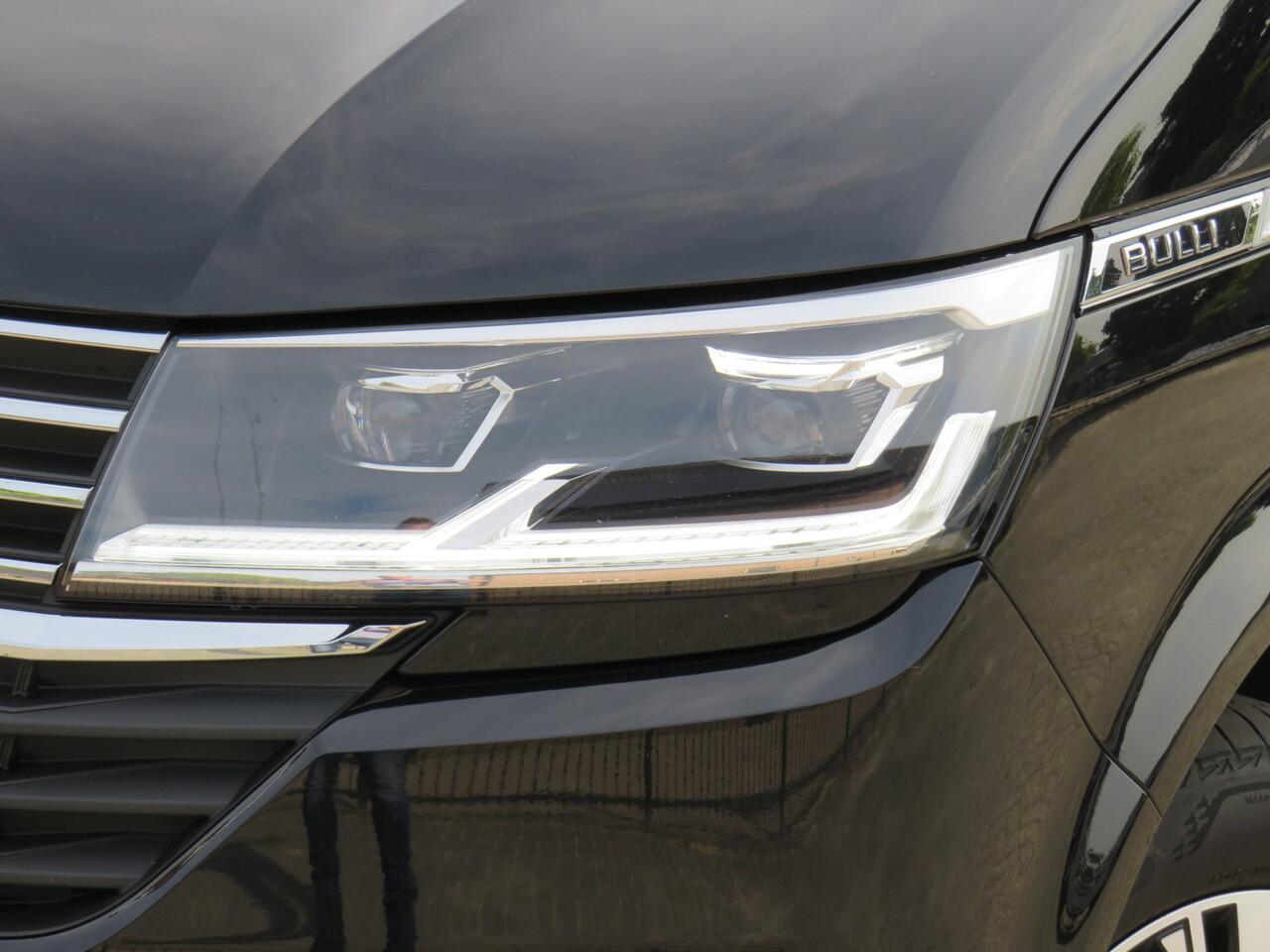 Volkswagen TRANSPORTER 2.0 TDI 150Pk Automaat L2H1 DC Bulli T6.1 * 2x Schuifdeur L+R * Camera * Trekhaak * Led Koplampen * ACC * Dubbele Cabine