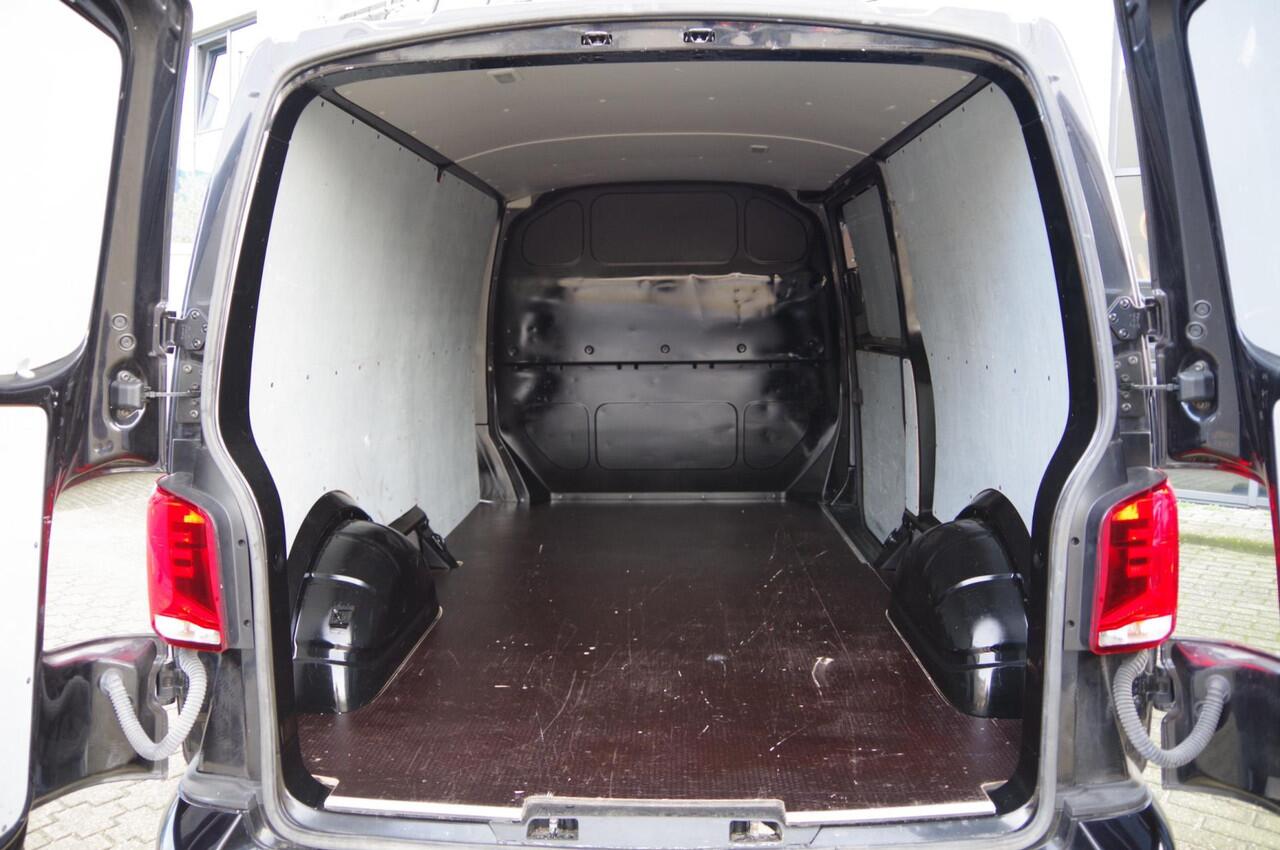 Volkswagen TRANSPORTER 2.0 TDI BULLI L2 150PK AUT. LED, LEDER, VIRTUAL, ADAPT. CRUISE, CAMERA, NAVI, AIRCO, PDC, APPLE CARPLAY