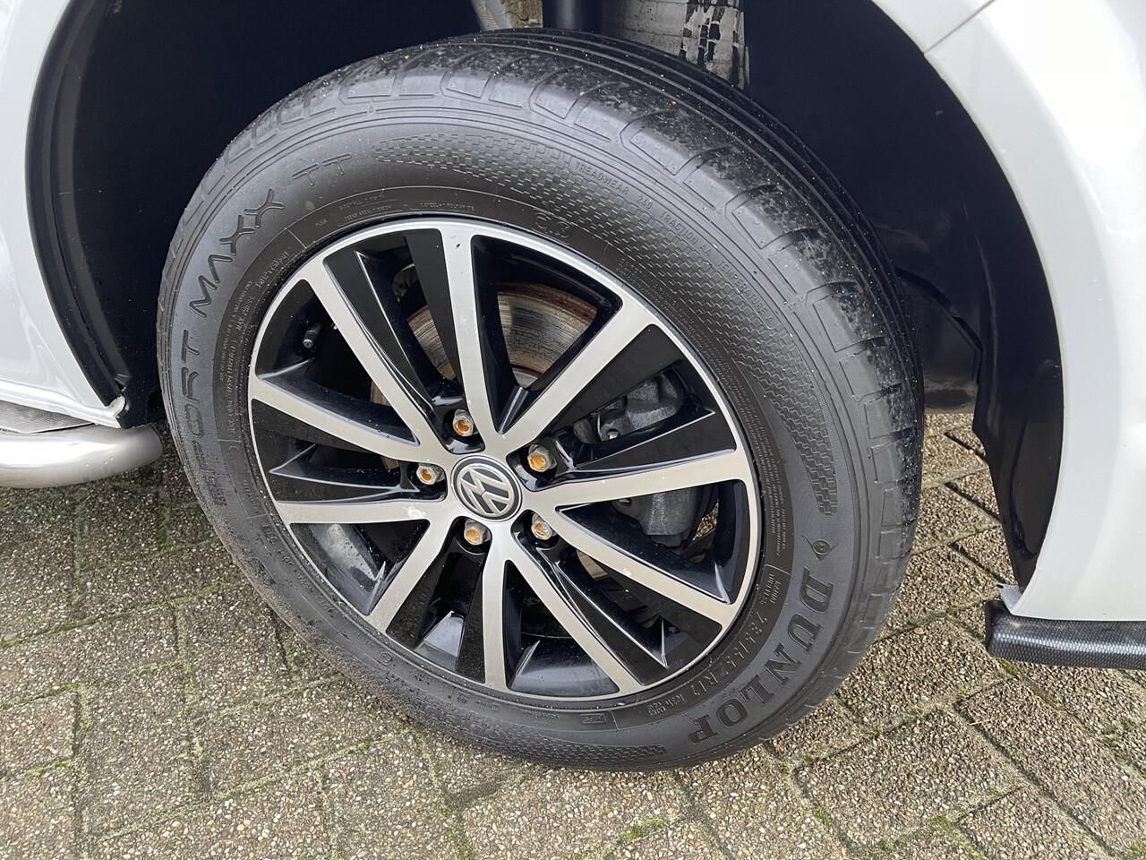 Volkswagen TRANSPORTER 2.0 TDI 150pk automaat L2H1 DC 5 persoons Highline / vaste prijs rijklaar ¤ 34.950 ex btw / lease vanaf ¤ 570 / lederen bekleding / adaptive cruise / airco / navigatie / euro 6 / bpm vrij !