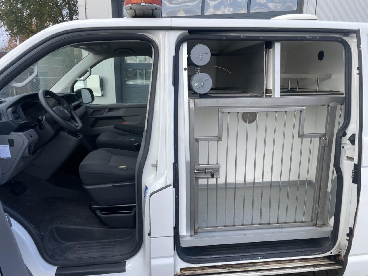 Volkswagen TRANSPORTER 2.0 TDI 150PK DSG Dierenvervoer
