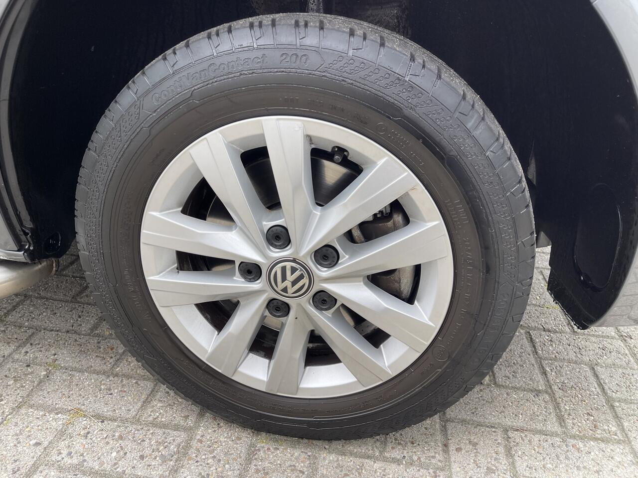 Volkswagen TRANSPORTER 2.0 TDI L2H1 30 DC 5 persoons / vaste prijs rijklaar ¤ 27.950 ex btw / lease vanaf ¤ 456 / grijs metallic / airco / cruise / Apple Carplay / lichtmetalen velgen / euro 6 / bpm vrij !