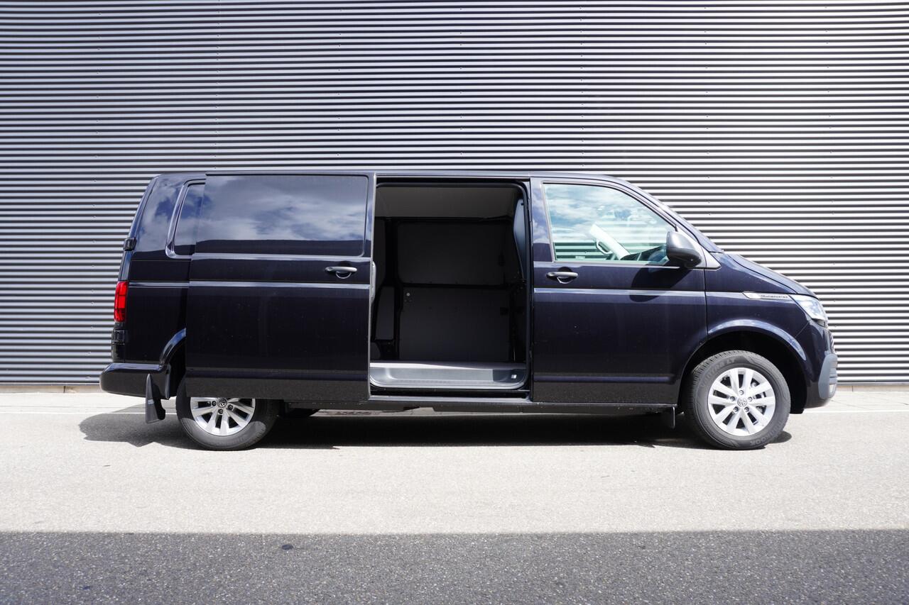 Volkswagen TRANSPORTER 30 | L2H1 | 4-Motion 150 pk DSG | Dubbele schuifdeur | Achteruitrijcamera | Adapative Cruise Control | LED koplampen |