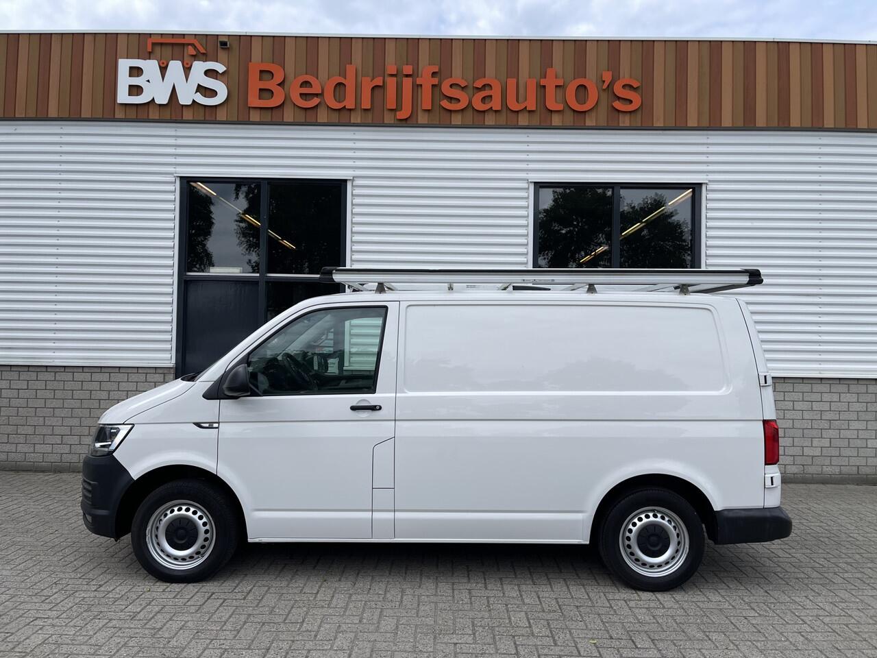 Volkswagen TRANSPORTER 2.0 TDI 102pk L1H1 Comfortline / bpm vrij / euro 6 diesel / prijs rijklaar ¤ 16.950 ex btw / lease vanaf ¤ 285 / Bott ingerichte laadruimte / airco / cruise / trekhaak 2200 kg !