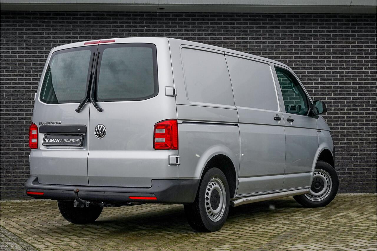 Volkswagen TRANSPORTER 2.0 TDI L1H1 Comfortline | Airco | Vloer | Trekhaak | 3 Persoons |