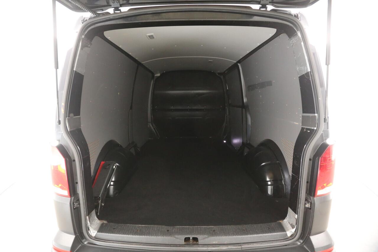 Volkswagen TRANSPORTER 2.0 TDI 150PK L2H1 | Automaat | Airco | 3-Zits | Adaptive Cruise | Carplay | Camera | Parkeersens.