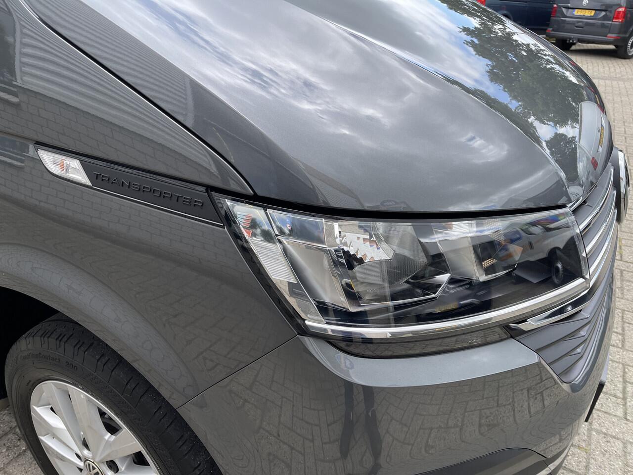 Volkswagen TRANSPORTER 2.0 TDI L2H1 30 DC 5 persoons / vaste prijs rijklaar ¤ 27.950 ex btw / lease vanaf ¤ 456 / grijs metallic / airco / cruise / Apple Carplay / lichtmetalen velgen / euro 6 / bpm vrij !