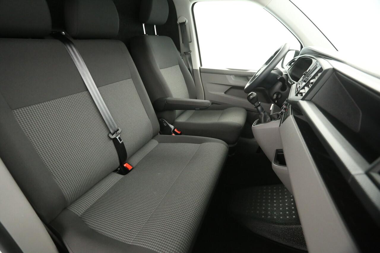 Volkswagen TRANSPORTER 2.0 TDI 140PK L1H1 | Airco | Cruise | Carplay | 3-Zits | Parkeersens.