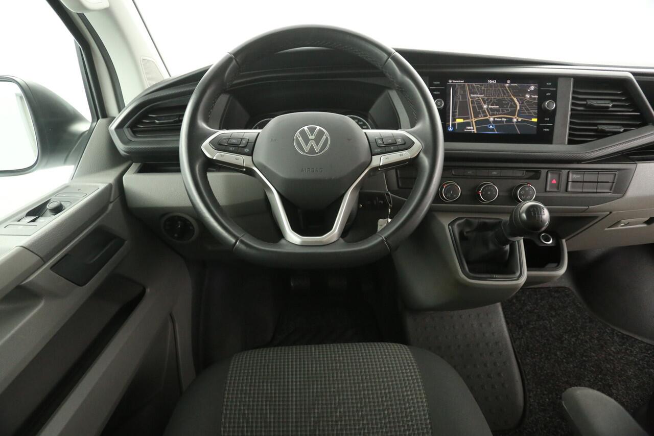 Volkswagen TRANSPORTER 2.0 TDI L2H1 | Airco | Carplay | Cruise | Trekhaak | Navi | Parkeersensoren