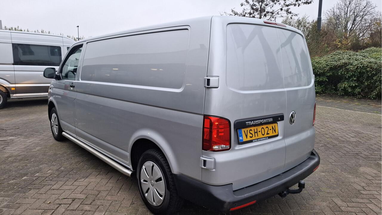Volkswagen TRANSPORTER 6.1 - 2.0 TDI L2H1 28 Comfortline Trekhaak / PDC / Navigatie