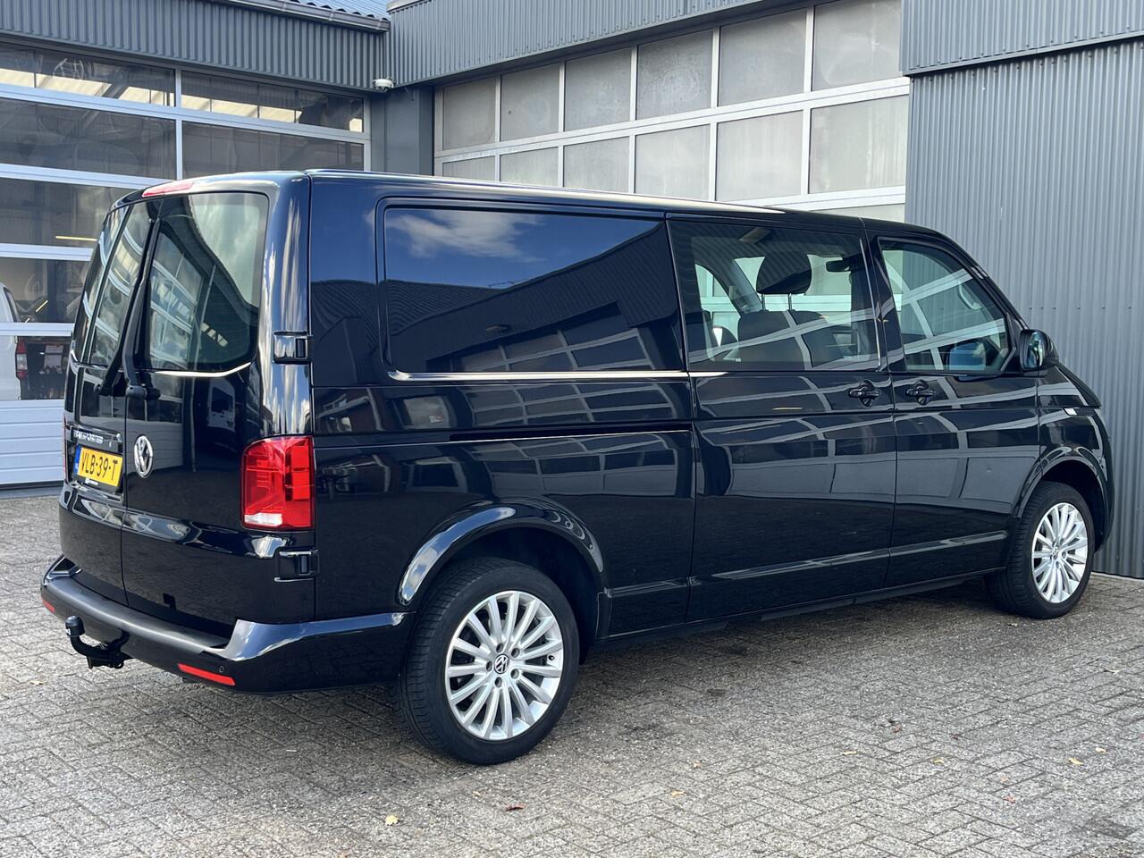 Volkswagen TRANSPORTER 2.0 TDI L2H1 DC 150PK Airco Cruise controle Telefoonverbinding Trekhaak 2500kg trekgewicht Apple carplay Navigatiesysteem schuifdeur Euro 6 DC 1e eigenaar Dealer onderhouden