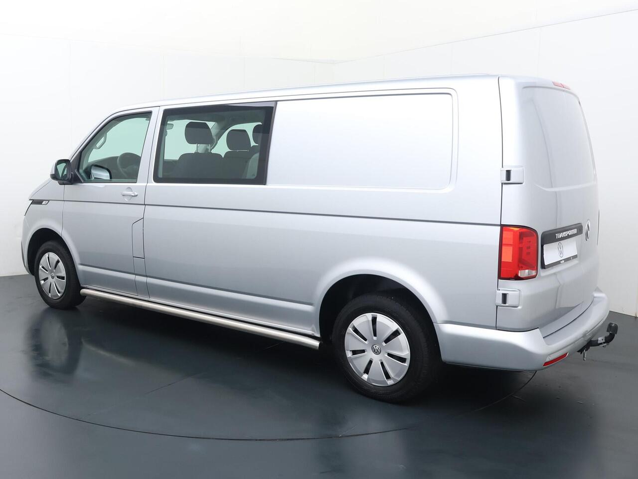 Volkswagen TRANSPORTER 2.0 TDI L2H1 30 DC Highline | 150 PK | Automaat | Trekhaak | Climate control | Parkeersensoren |