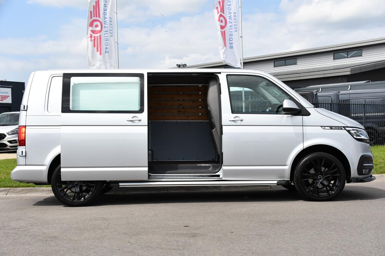 Volkswagen TRANSPORTER 2.0 TDI L2H1 Bulli Virtual, Adaptieve Cruise, Camera, Carplay, NAVI, LED, 150pk, Sensoren, Automaat, Uniek!