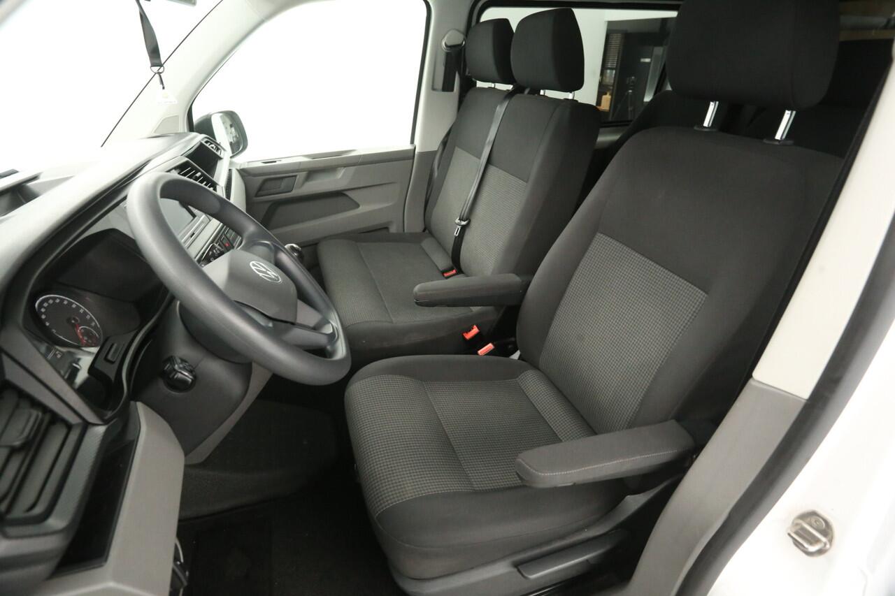 Volkswagen TRANSPORTER 2.0 TDI L2H1 | DC | Airco | Carplay | Trekh. | Cruise | Parkeersens.