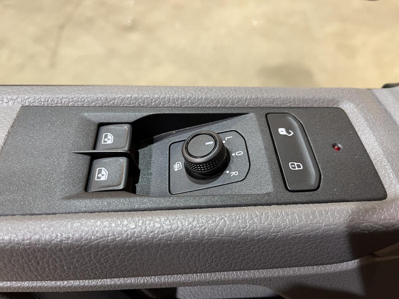 Volkswagen TRANSPORTER 2.0 TDI L2 Open Laadbak / Euro 6 / Airco / Cruise Control / CarPlay / 3-Zits / 18.900 KM !!