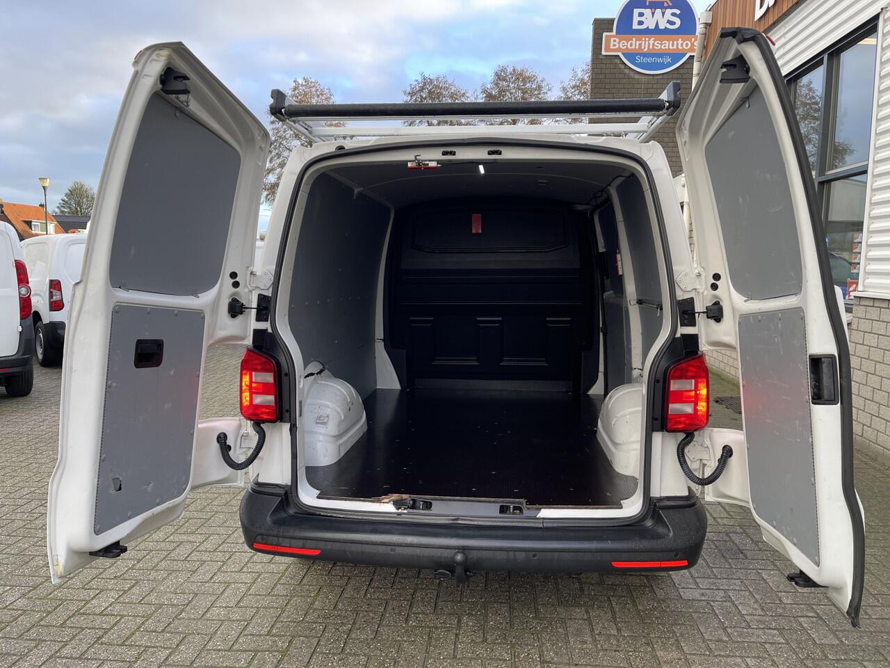 Volkswagen TRANSPORTER 2.0 TDI 102pk L1H1 Comfortline / vaste prijs rijklaar ¤ 16.950 ex btw / lease vanaf ¤ 311 / airco / cruise / imperial / bijrijdersbank / trekhaak / pdc achter / laadruimte beveiliging !