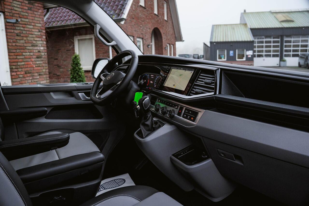 Volkswagen TRANSPORTER T6.1 2.0 TDI 204 PK DSG CARAVELLE L2H1 A-KLEP DUB/DUB ACC | LED | Leder | Virtual Cockpit | Privacy glass |