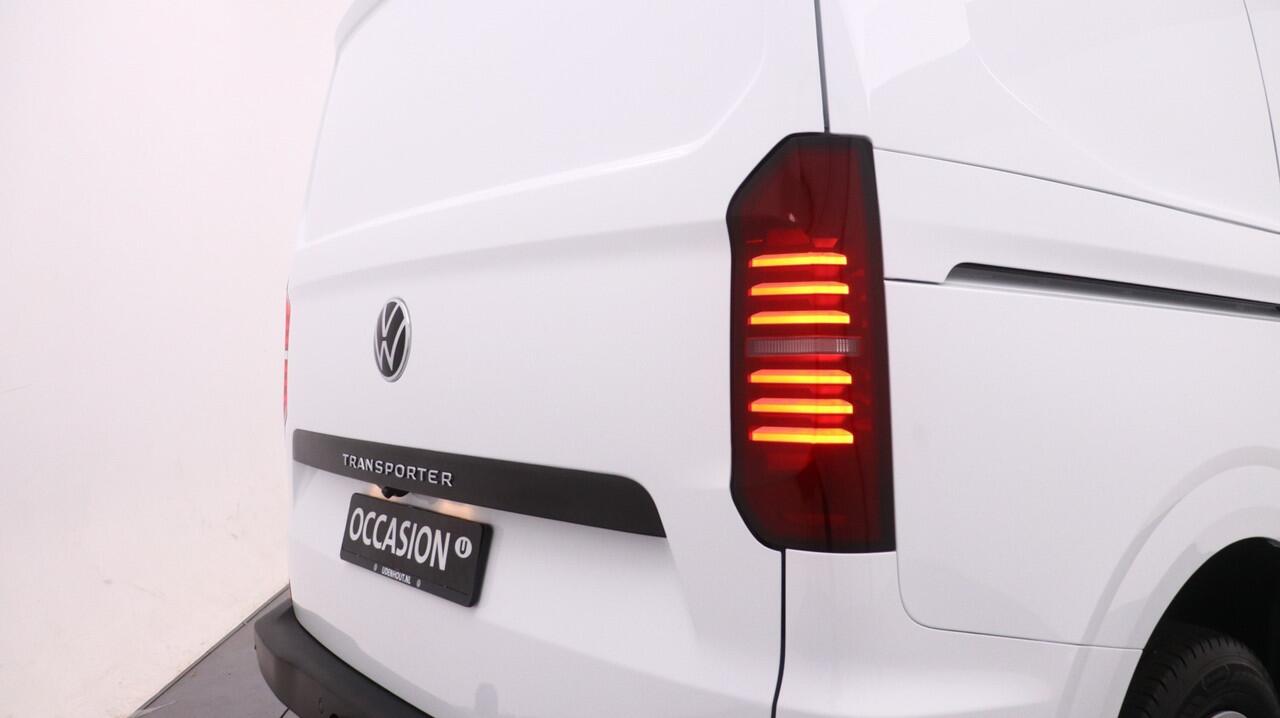 Volkswagen TRANSPORTER L1H1 2.0 TDI 110kW 150PK 3.2T Life / Direct leverbaar