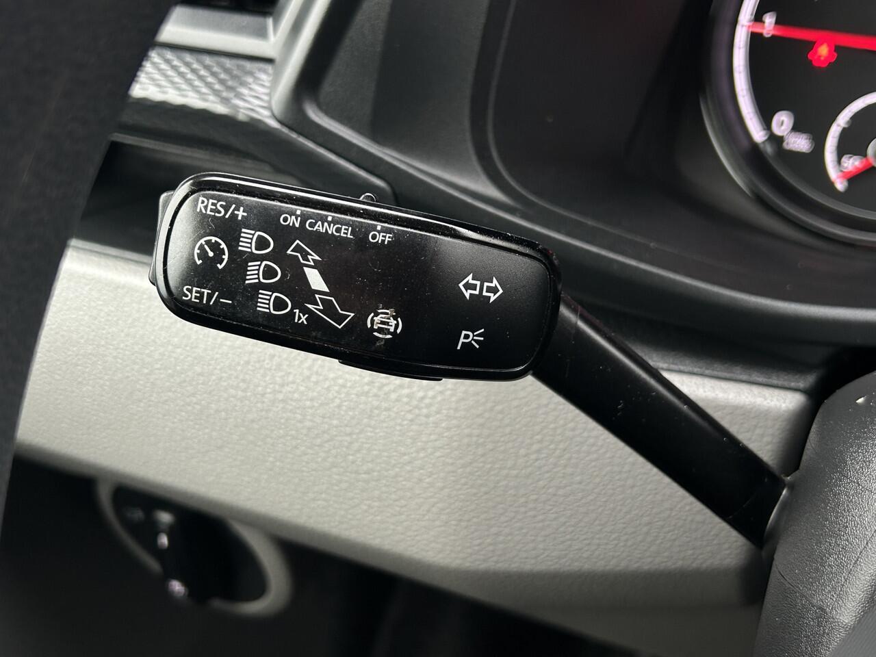 Volkswagen TRANSPORTER 2.0 TDI 111 PK / 1e EIG. / 48.372 KM !! / AIRCO / CRUISE / APPLE CARPLAY / 3-ZITS / PDC