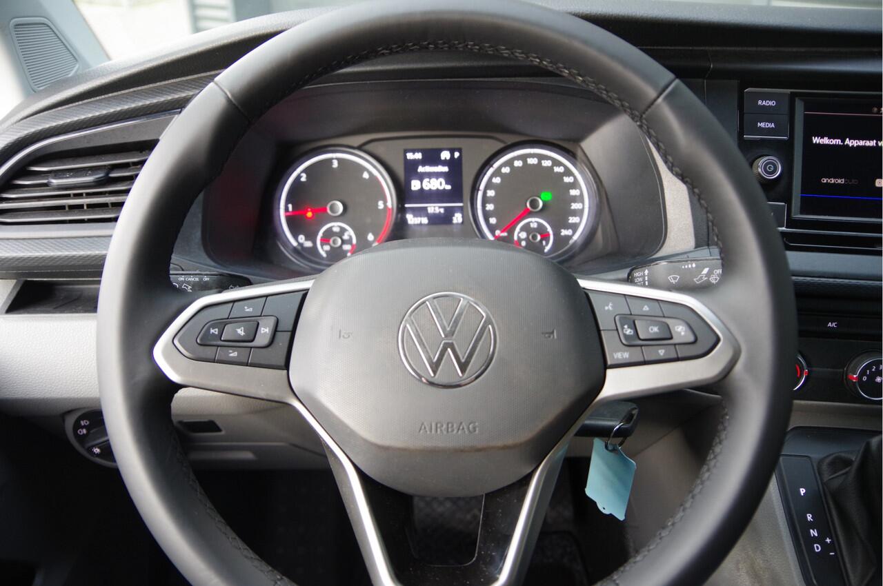 Volkswagen TRANSPORTER 2.0 TDI L2 150PK AUT. LED, TREKHAAK, CRUISE, CARPLAY, AIRCO, PARKEERSENSOREN, NL AUTO, NAP