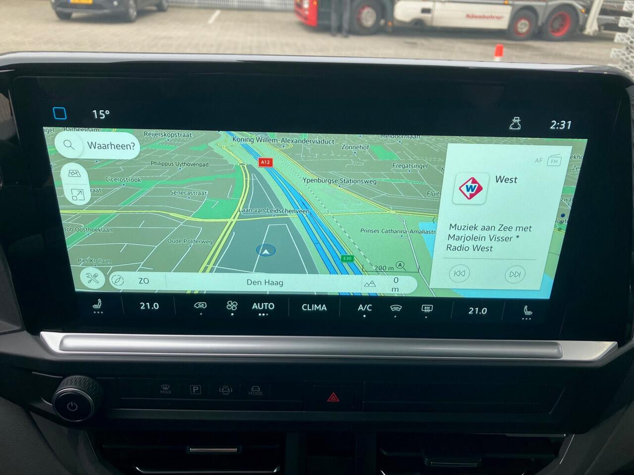 Volkswagen TRANSPORTER 2.0 TDI 170PK Automaat L1H1 28 Bulli