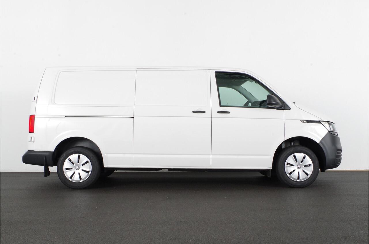 Volkswagen TRANSPORTER 2.0 TDI L2H1 28 >BPM vrij | Direct leverbaar/110pk/navi/cruise/Lederen stuur/Apple Carplay/Android Auto Operational lease is ook mogelijk! 4557