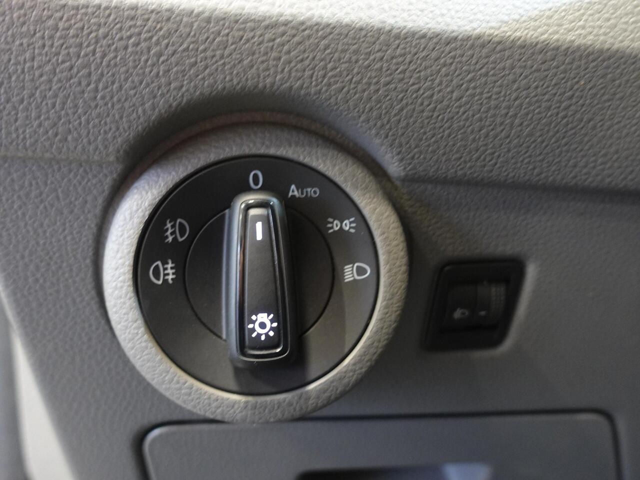 Volkswagen TRANSPORTER 110pk L2H1 Executive 2x Schuifdeur Navigatie Cruisecontrol Airco