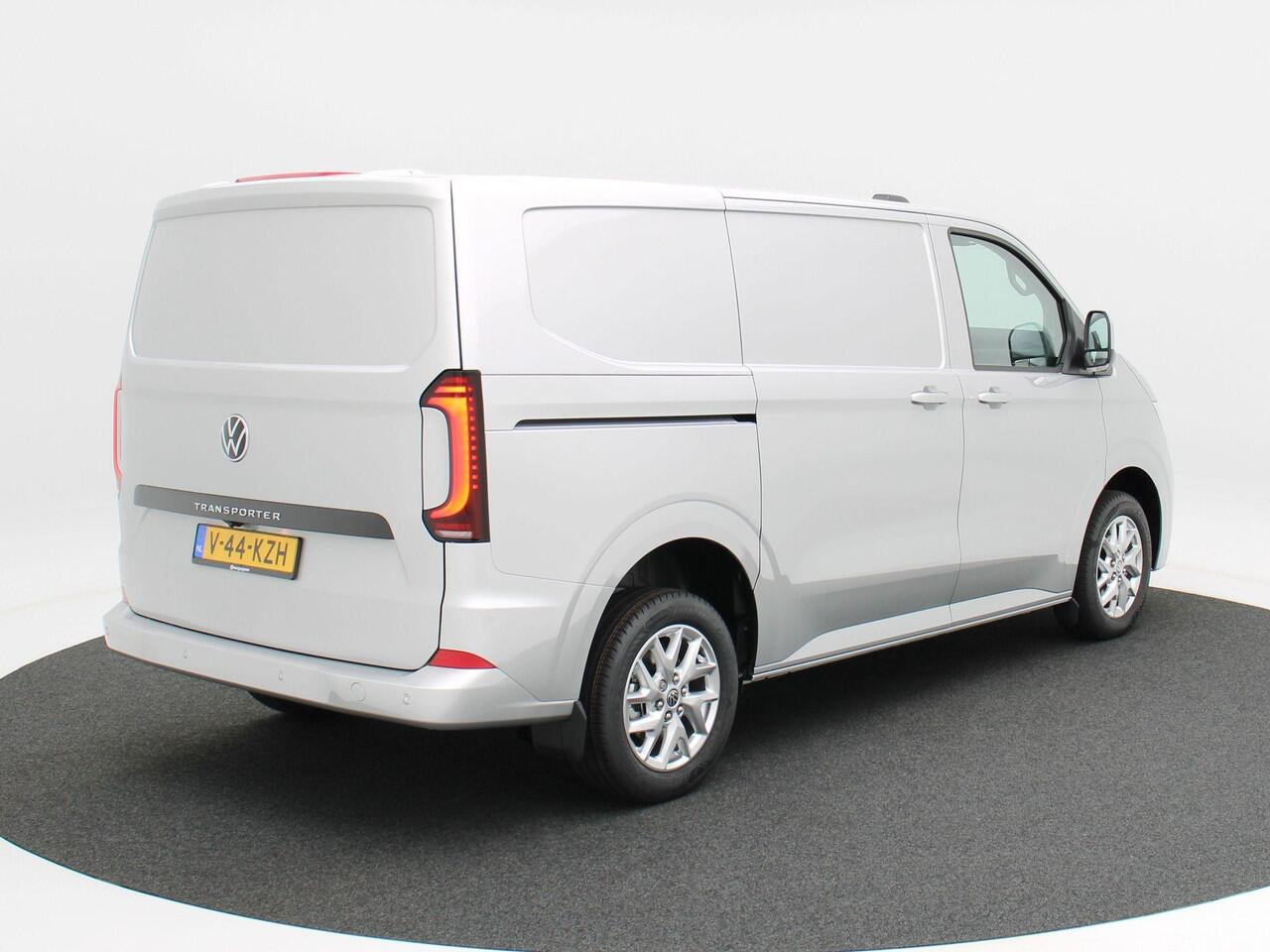 Volkswagen TRANSPORTER 2.0 TDI L1H1 28 Bulli Intro | V-44-KZH | Automaat | 170 PK | Full LED | BPM Vrij!