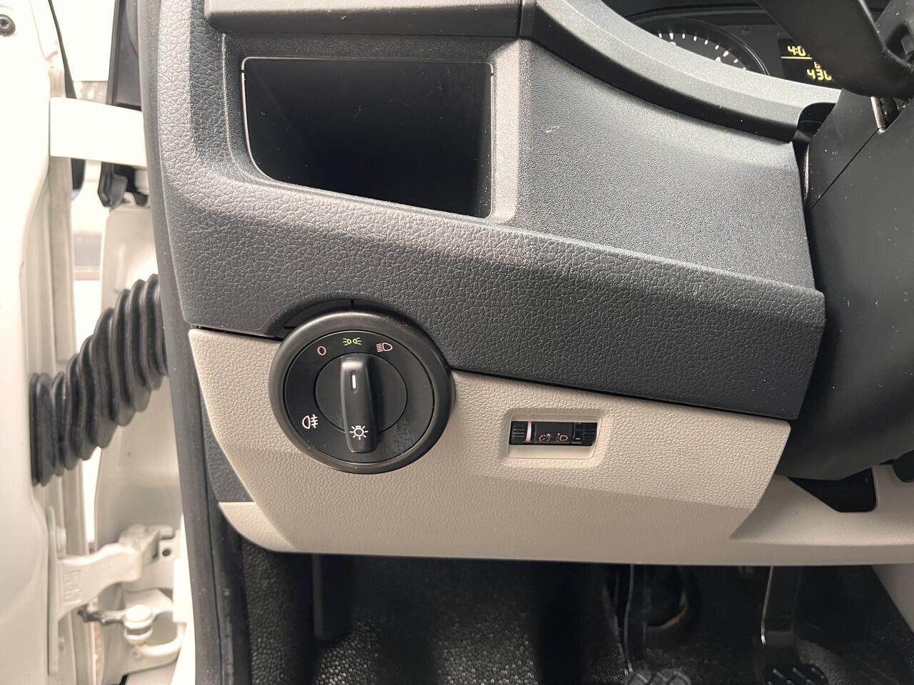 Volkswagen TRANSPORTER 2.0 TDI L1H1 Airco Cruise controle Trekhaak 2200kg Kastinrichting Omvormer Standkachel Telefoonvoorbereiding 2-Persoons 1e eigenaar Euro 6 Bpm vrij voor particulier gebruik!!