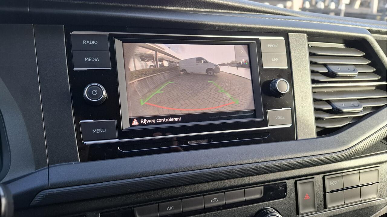 Volkswagen TRANSPORTER 6.1- 2.0 TDI L1H1 28 Comfortline 110 pk - Navi by App / Camera / Cruise