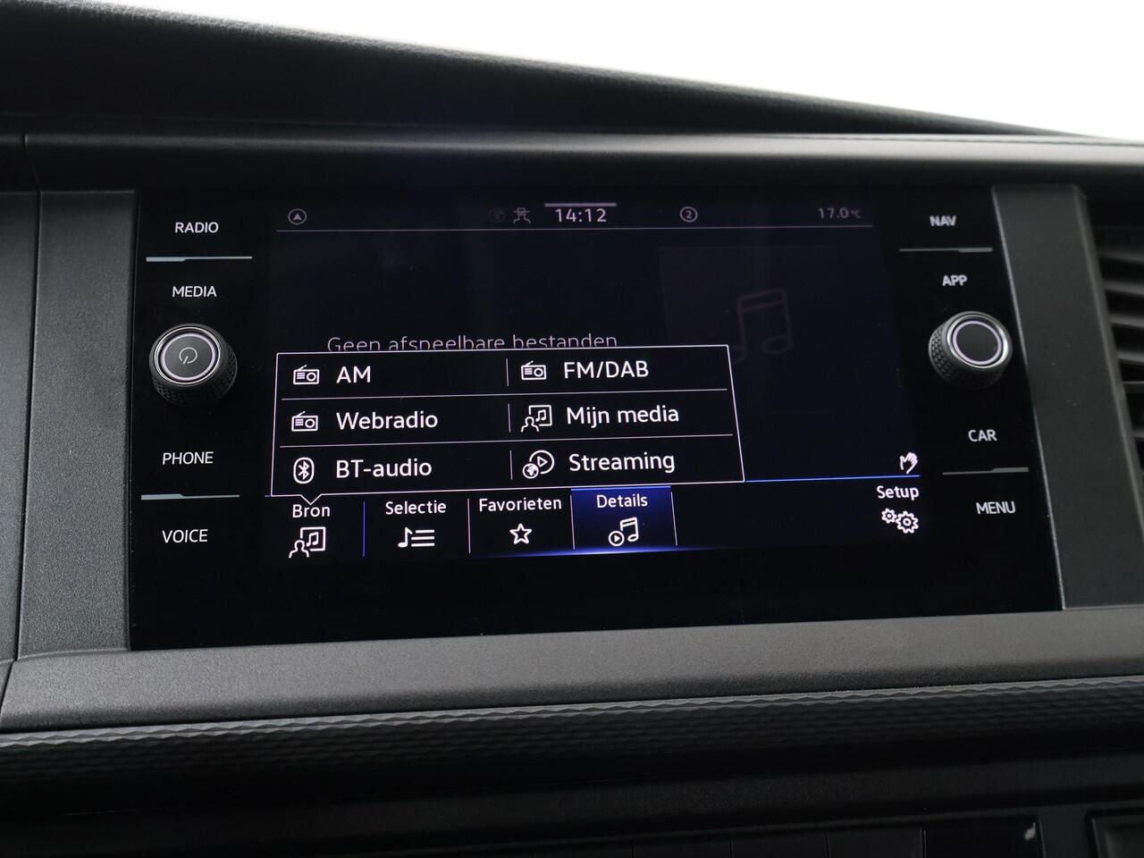 Volkswagen TRANSPORTER 2.0 TDI L2H1 30 DC Highline | 150 PK | Automaat | Trekhaak | Climate control | Parkeersensoren |