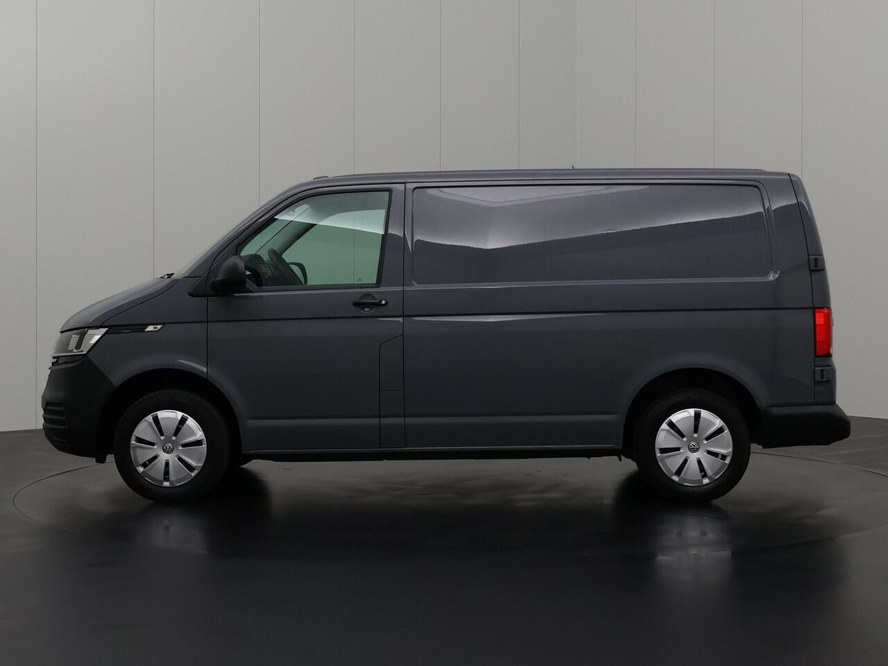 Volkswagen TRANSPORTER 2.0TDI 150PK 4-Motion Business | Achterdeuren | Airco | Cruise | Betimmering | 3-Persoons