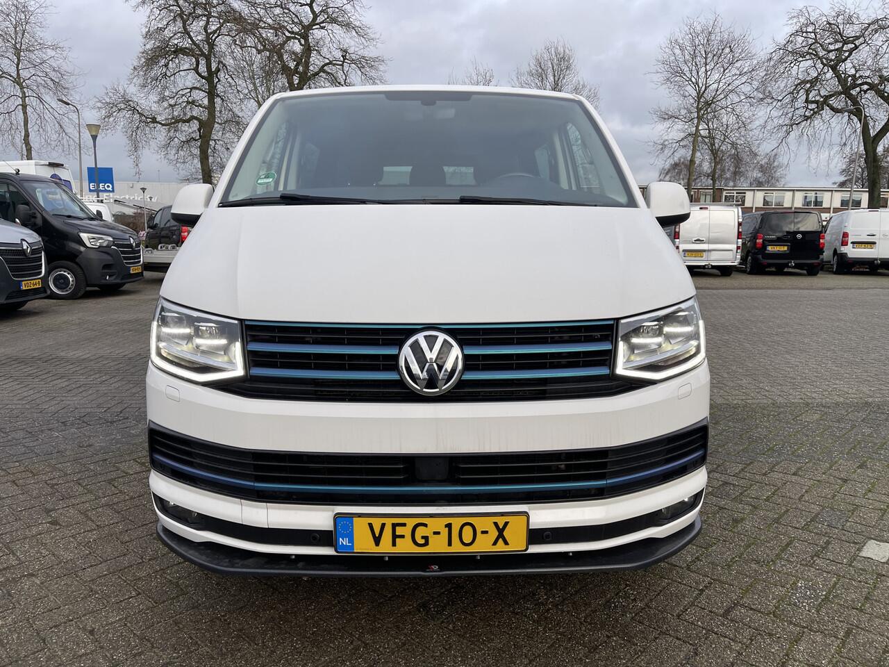 Volkswagen TRANSPORTER 2.0 TDI 150pk automaat L2H1 DC 5 persoons Highline / vaste prijs rijklaar ¤ 34.950 ex btw / lease vanaf ¤ 570 / lederen bekleding / adaptive cruise / airco / navigatie / euro 6 / bpm vrij !
