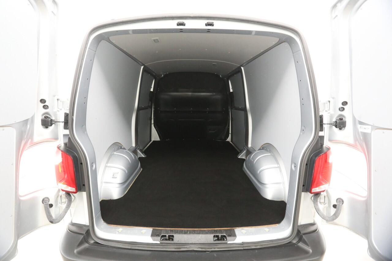 Volkswagen TRANSPORTER 2.0 TDI 150PK L2H1 | Euro6 | Aut. | Airco | 3-Zits | Adap. Cruise | Carplay | Stoelverw. | Trekh. | 2xSchuifdeur