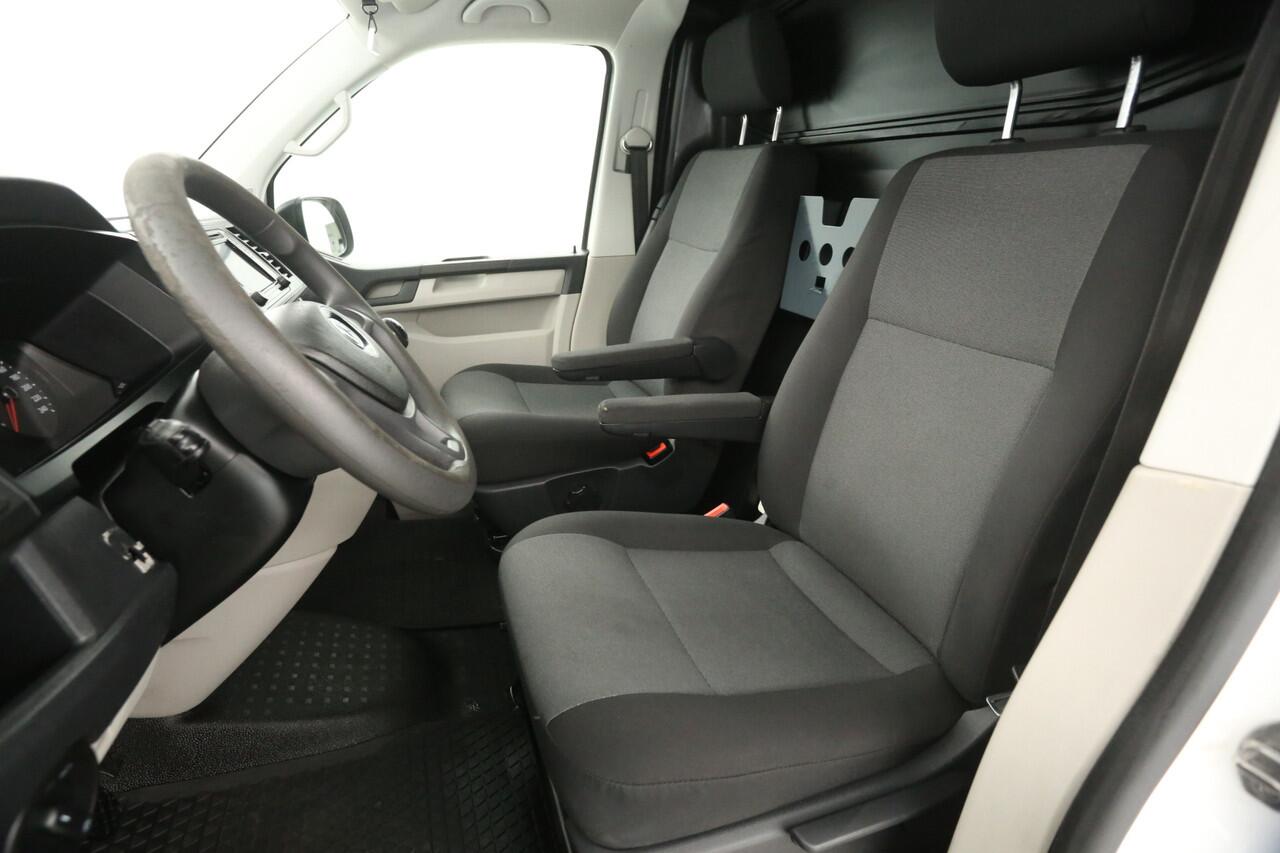 Volkswagen TRANSPORTER 2.0 TDI 140PK L2H1 | Airco | Cruise | Camera | Parkeersensoren