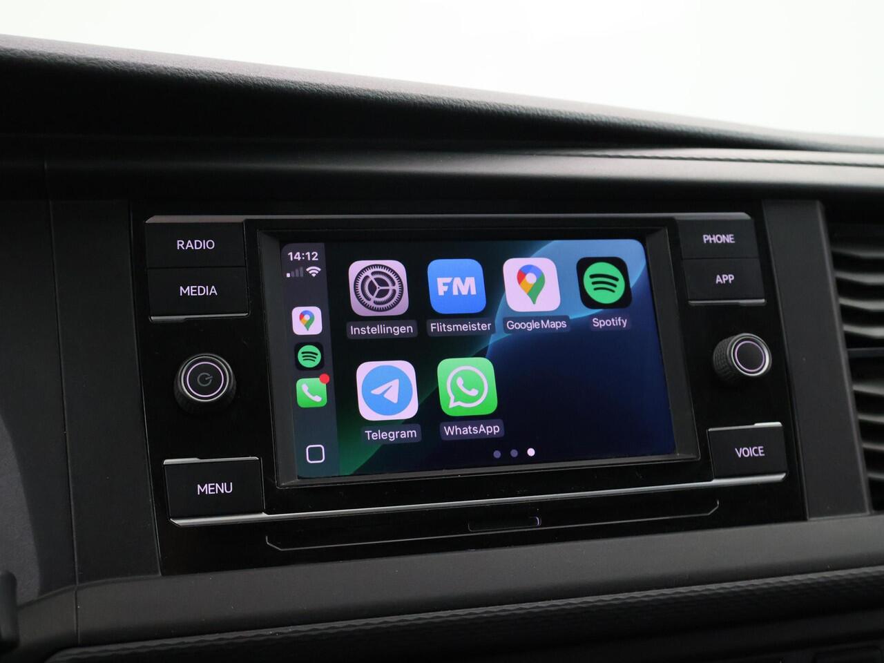 Volkswagen TRANSPORTER 2.0 TDI L2H1 + LED | 20 INCH LMV | TREEPLANKEN | APPLE CARPLAY | TREKHAAK