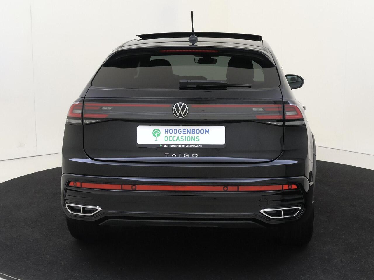 Volkswagen Taigo 1.0 TSI R-Line | Panoramadak | Parkeersensoren | Adaptieve cruise control | CarPlay | Lane assist | Digital cockpit | Elektrisch inklapbare buitenspiegels |