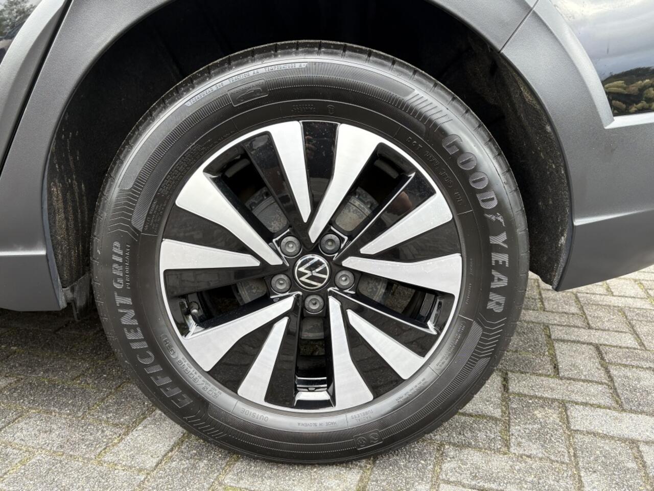 Volkswagen Taigo 1.0 TSI Life CARPLAY-NAVI-CRUISE-CAMERA - Zeer mooi