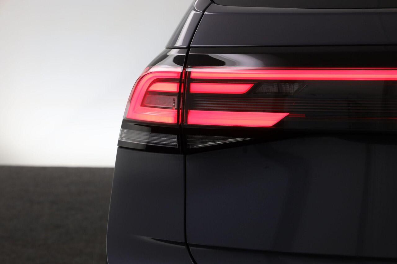 Volkswagen Taigo R-Line Edition 1.0 TSI 85 kW / 116 pk Volkswagen Taigo R-Line Edition 1.0 TSI 116PK Black Style