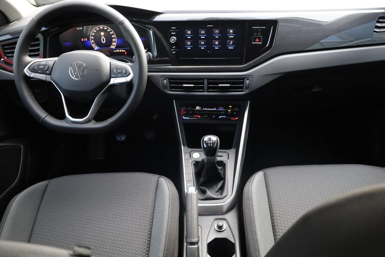 Volkswagen Taigo 1.0 TSI Life Edition 95PK / 70kW Achteruitrijcamera, Apple Carplay & Android Auto, verwarmbare voorstoelen, Keyless Entry & Start, parkeersensoren voor + achter, adaptive cruise control, 2-zone Climatronic airconditioning, buitenspiegels elektrisch instel