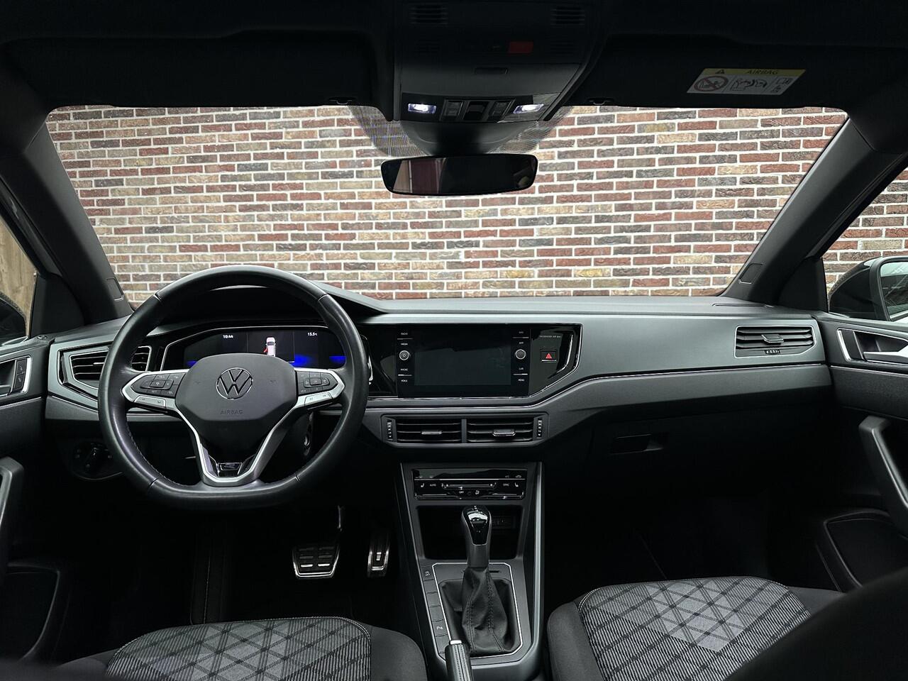 Volkswagen Taigo 1.5 TSI R-Line Business Panorama adaptive Camera Led Virtual