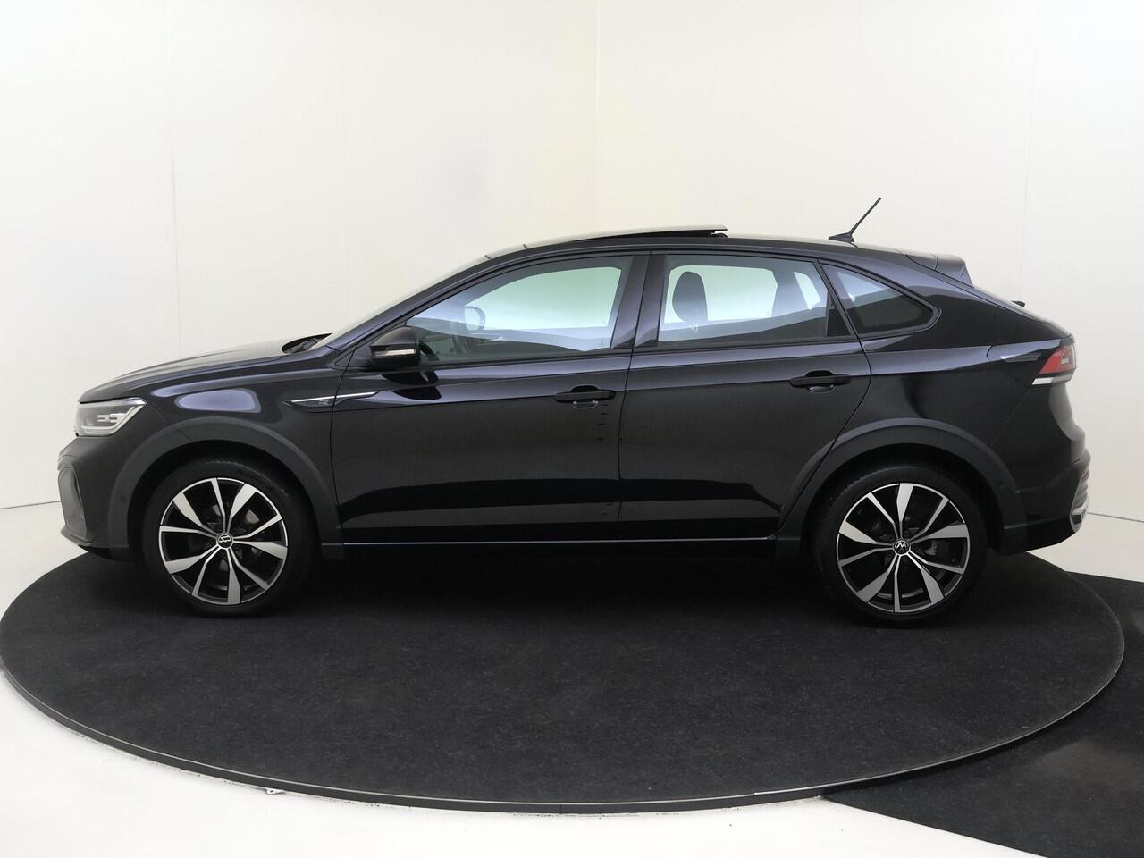 Volkswagen Taigo 1.0 TSI R-Line | Panoramadak | Parkeerassistent | Achteruitrijcamera | Dodehoek detectie | Adaptieve cruise control | Stoelverwarming | CarPlay |