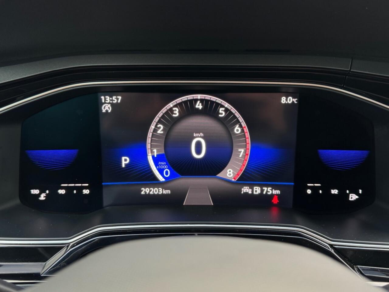 Volkswagen Taigo 1.0 TSI R-Line - adaptive cruise - schuif/kantel dak - camera