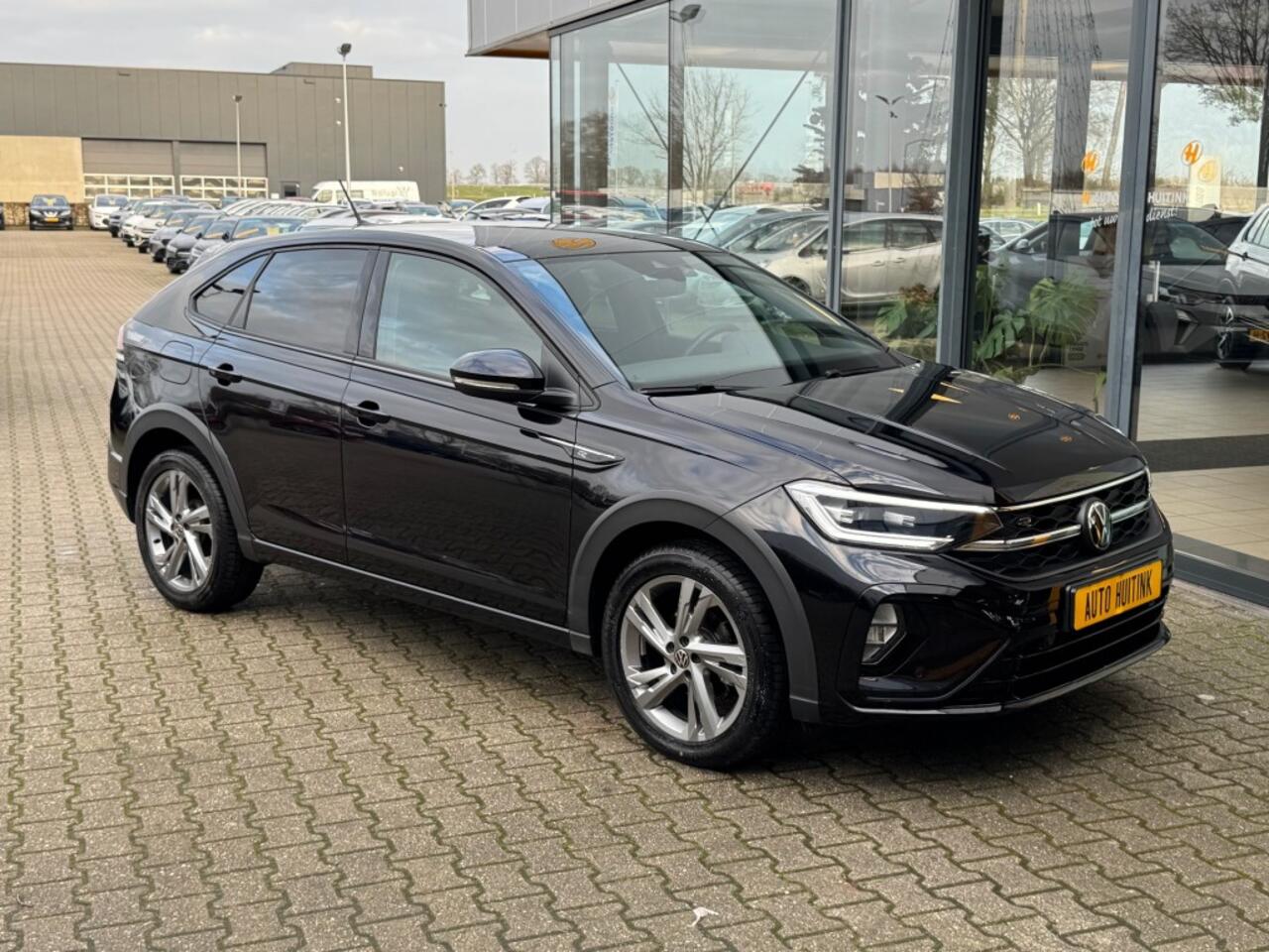 Volkswagen Taigo 1.0 TSI R-Line - adaptive cruise - schuif/kantel dak - camera